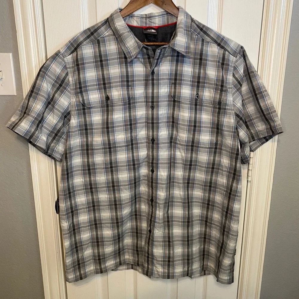The North Face Mens XXL Plaid Short Sleeve‎ Button Up Hiking Shirt Grey Blue